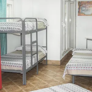 Ideal Sants Guest house